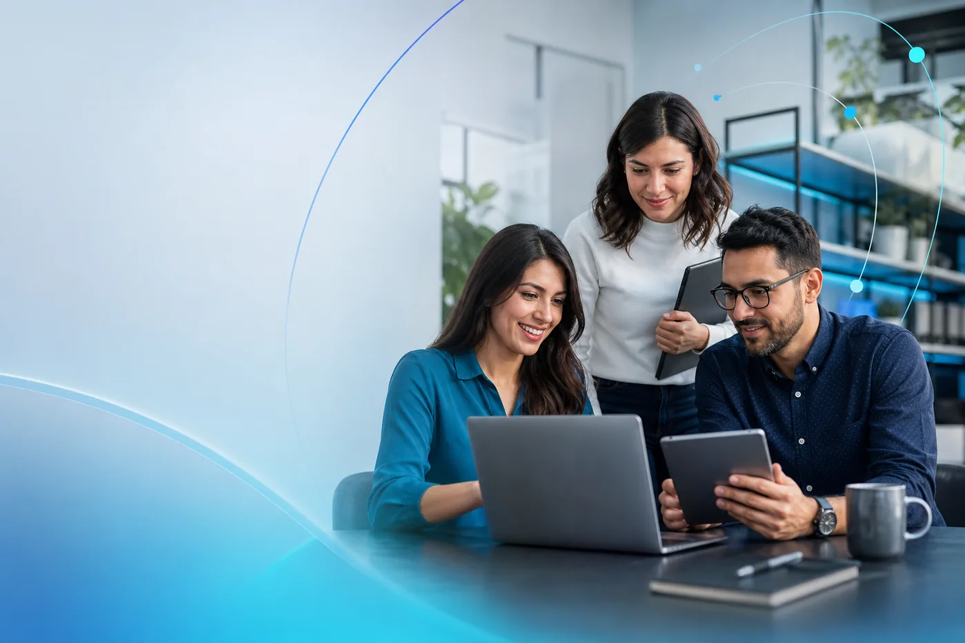 Equipo profesional aprendiendo con Virtual Planet